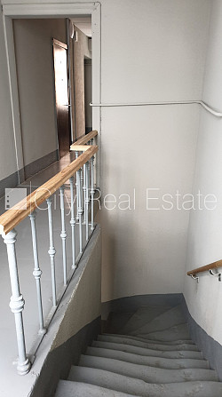 Новостройка, фасадный дом, зеленая территория, благоустроенный озеленённый двор, Юрмала - изображение 15