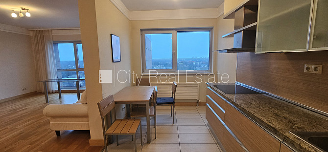 Новостройка, фасадный дом, зеленая территория, благоустроенный озеленённый двор, Юрмала - изображение 18