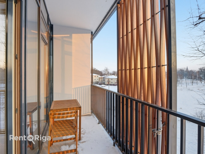 Продаётся просторная и светлая 4-комнатная квартира с уникальным видом из лоджии, Рига - изображение 3