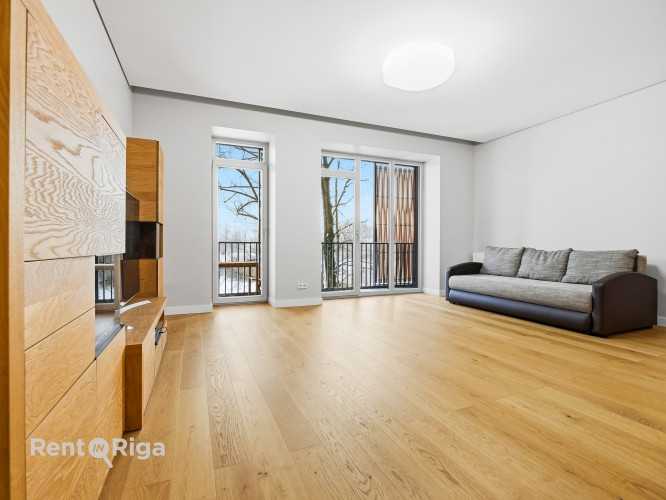 Продаётся просторная и светлая 4-комнатная квартира с уникальным видом из лоджии, Рига - изображение 4