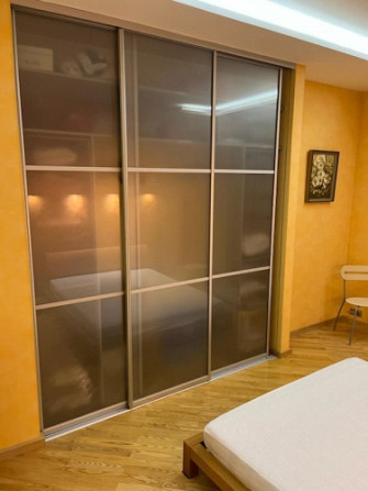 Izīrē 3 istabu dzīvokli centrā!  Dzīvoklis ir plašs un mājīgs - ar savu šarmu. Ienākot, Rīga - foto 7