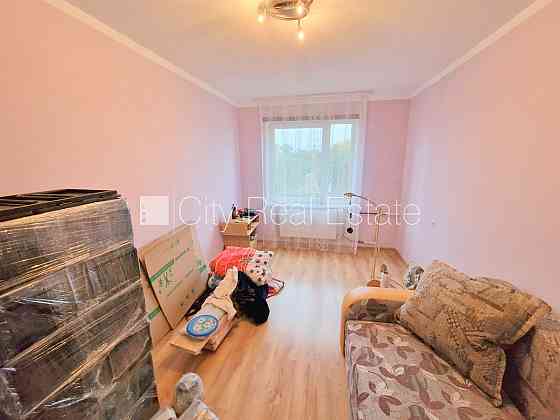 Дом во дворе, реновированный дом, благоустроенный озеленённый двор, закрытый Rīga