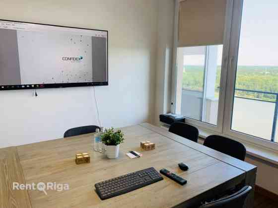 Эксклюзивный двухуровневый пентхаус с впечатляющим панорамным видом на Ригу в Рига