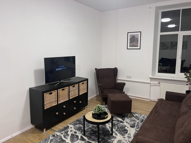 Izīrē gaišu un plašu dzīvokli Merķeļa ielā 8, pašā Rīgas centrā. Dzīvoklī ir divas Rīga - foto 3