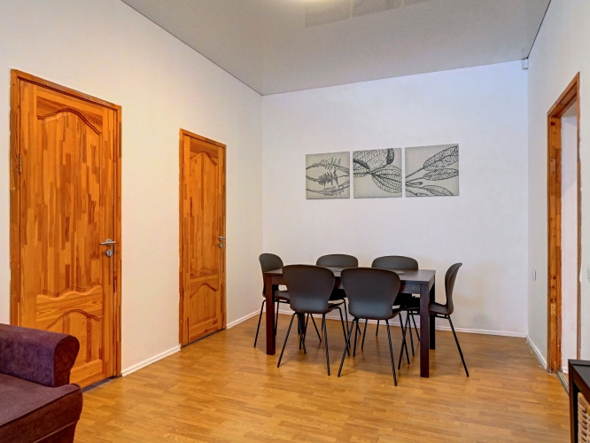 Izīrē gaišu un plašu dzīvokli Merķeļa ielā 8, pašā Rīgas centrā. Dzīvoklī ir divas izolētas guļamist Рига - изображение 13