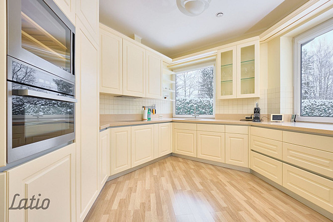 Izīrē ilgtermiņā modernu māju ar dizaina remontu un sakoptu teritoriju.
Pirmais stāvs: Jūrmala - foto 5