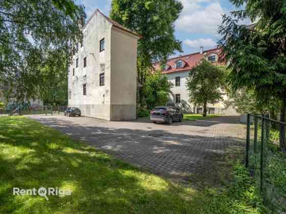 Комплекс зданий и земельный участок в Старой Риге.  (Улица Кунгу 34, улица Калēju 78, Rīga