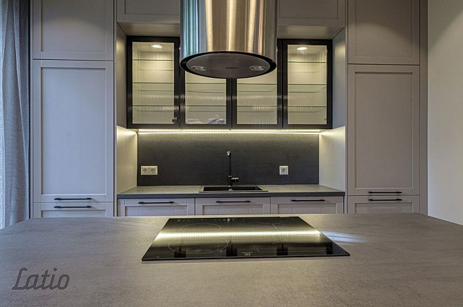 Izīrē miera oāzi - daļēji mēbelētu trīsstāvu rindu mājas vidējo sekciju jaunā mājā, Rīga - foto 5