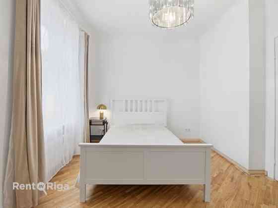 4-room apartment with a park view in the center of Riga.  A cozy and bright four-room apartment is a Rīga