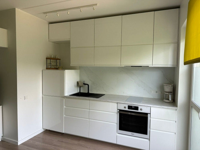 Izīrē 2 istabu dzīvokli jaunajā projektā 