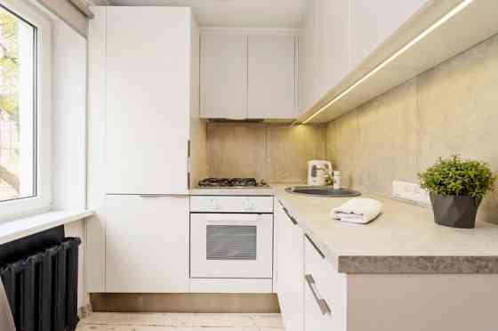 Сдается полностью оборудованная квартира в Ильгюциемсе. Квартира светлая, с Rīga