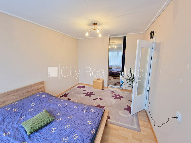 Privātmāja, labiekārtots apzaļumots pagalms, iežogota teritorija ar metāla sētu, teritorijas Jūrmala - foto 12