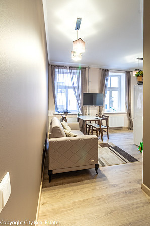 Fasādes māja, renovēta māja, slēgta teritorija, ieeja no ielas un pagalma, ir lifts, kāpņu Rīga - foto 5