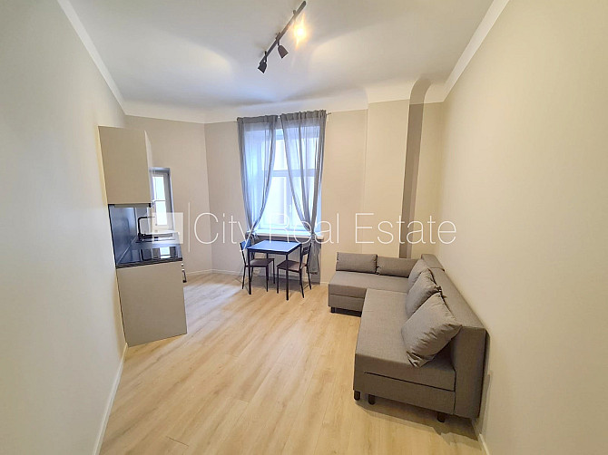 Fasādes māja, renovēta māja, slēgta teritorija, ieeja no ielas un pagalma, ir lifts, kāpņu Rīga - foto 19