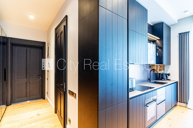 Fasādes māja, renovēta māja, ieeja no ielas un pagalma, guļamistabu skaits 3 gab., istabas Rīga - foto 11