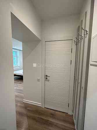 Новостройка, благоустроенная озеленённая территория, подъездная дорога покрыта Jūrmala