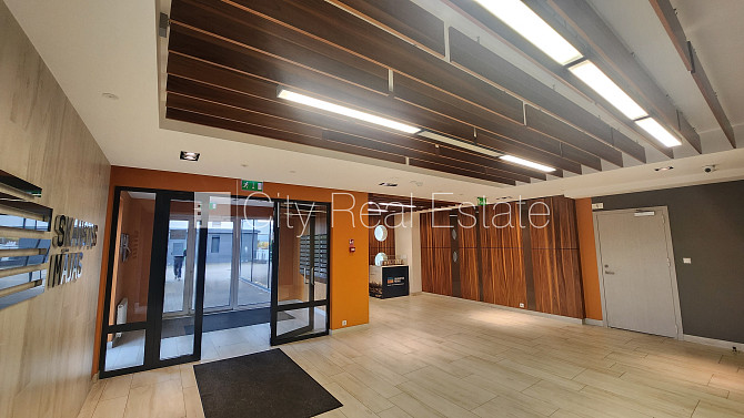 Частный дом, новостройка, благоустроенная озеленённая территория 3557 м2, въездные Юрмала - изображение 19