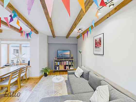 Pārdošanā kluss, gaišs un silts dzīvoklis renovētas ēkas iekšpagalma pusē. Logi vērsti uz pagalmu, u Rīga