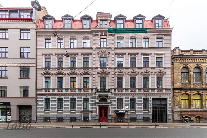 Pārdošanā kluss, gaišs un silts dzīvoklis renovētas ēkas iekšpagalma pusē. Logi vērsti uz Rīga - foto 1