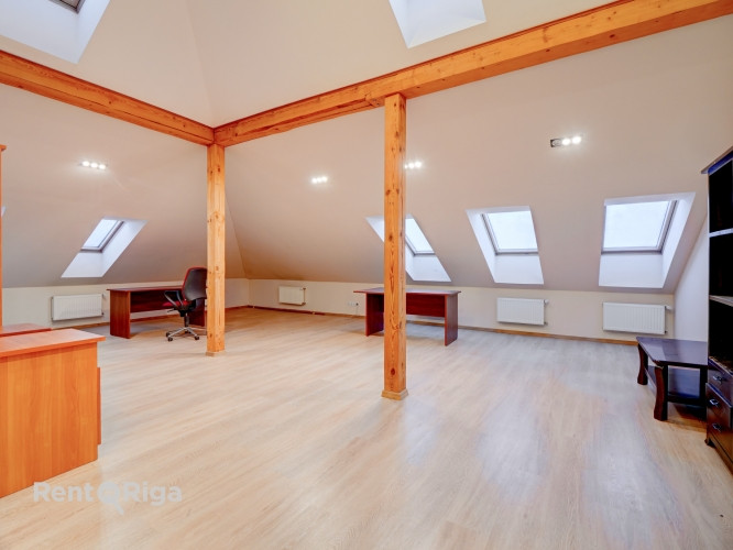 Iznomā biroja telpas Ieriķu ielā 15, blakus t/c Domina  Telpas atrodas sakoptā un modernā Rīga - foto 1