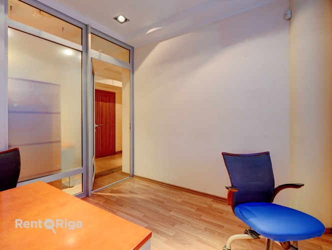 Iznomā biroja telpas Ieriķu ielā 15, blakus t/c Domina  Telpas atrodas sakoptā un modernā Rīga - foto 5