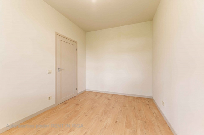 Mūsdienīgs un līdz detaļām pārdomāts 2-istabu dzīvoklis Lielirbes ielā 9a  lokācijā, kas Rīga - foto 8