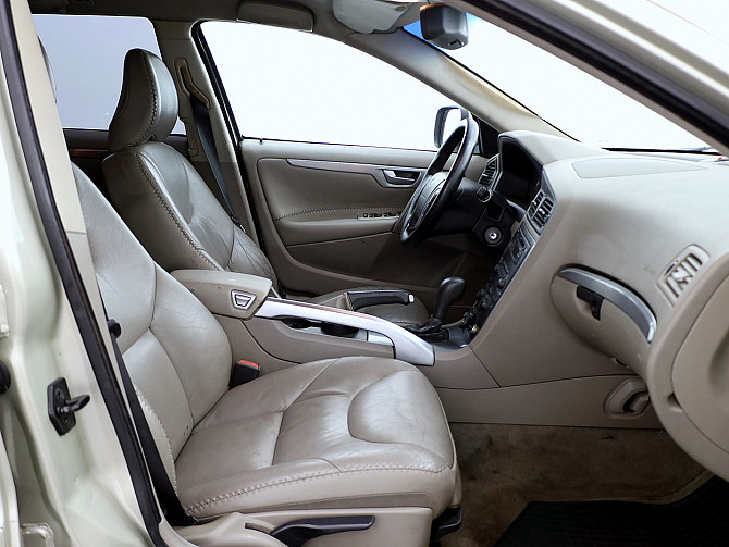 Volvo XC70 Summum Facelift ATM 2.4 D5 136kW Tallina - foto 6