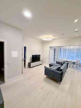 Фасадный дом, реновированный дом, вход со двора, апартаменты люкс, лифт, Rīga