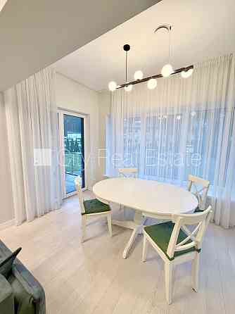 Фасадный дом, реновированный дом, вход со двора, апартаменты люкс, лифт, Rīga