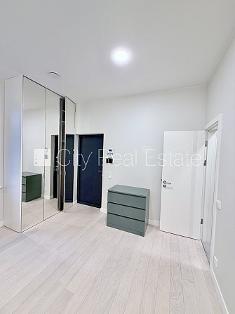 Фасадный дом, реновированный дом, вход со двора, апартаменты люкс, лифт, Рига - изображение 16