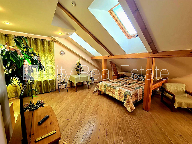 Pagalma ēka, renovēta māja, ieeja no pagalma, ir lifts, logi vērsti mājas abās pusēs, Rīga - foto 1