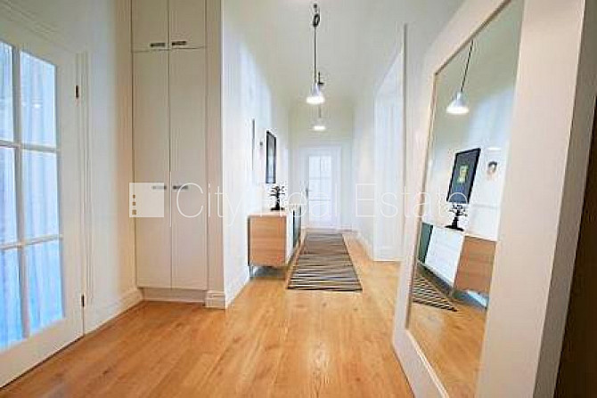 Pagalma ēka, renovēta māja, ieeja no pagalma, ir lifts, logi vērsti mājas abās pusēs, Rīga - foto 18