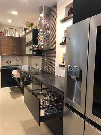 Проект - CityZEN (ЦитyЗЕН), земля в собственности, здание во дворе, благоустроенная Рига