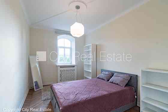 Новостройка, фасадный дом, закрытый двор, вход с улицы, лифт, лестничная клетка Rīga