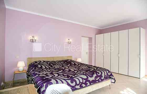 Новостройка, благоустроенная озеленённая территория, подъездная дорога покрыта Jūrmala