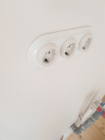 Elektriķa pakalpojumi un elektroinstalācijas darbi Rīgā. Lampu, lustru, gaismekļu, prožektoru... Rīga - foto 4