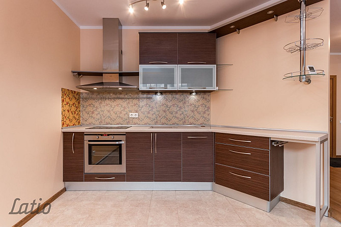 Tiek piedāvāts gaišs un ļoti saulains divistabu dzīvoklis jaunajā projektā Titurgā  klusā, Rīgas rajons - foto 3