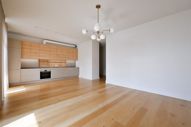 Izīrē gaišu un plašu 3 istabu dzīvokli!  Dzīvoklis atrodas Klusajā centrā, vienā no jaunākajiem proj Рига - изображение 8