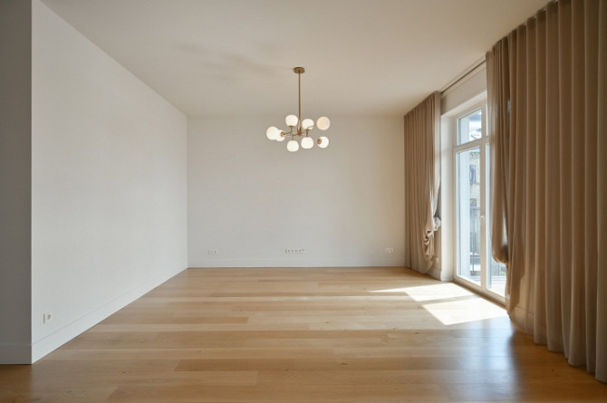 Izīrē gaišu un plašu 3 istabu dzīvokli!  Dzīvoklis atrodas Klusajā centrā, vienā no jaunākajiem proj Рига - изображение 5