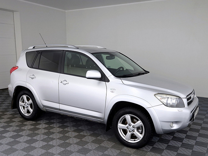 Toyota RAV4 Luxury 2.2 D-4D 130kW Tallina - foto 1