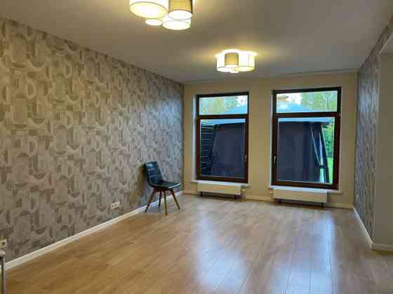 Townhouse for Rent in Apogos!  An excellent choice for those who want to combine the convenience of  Rīga