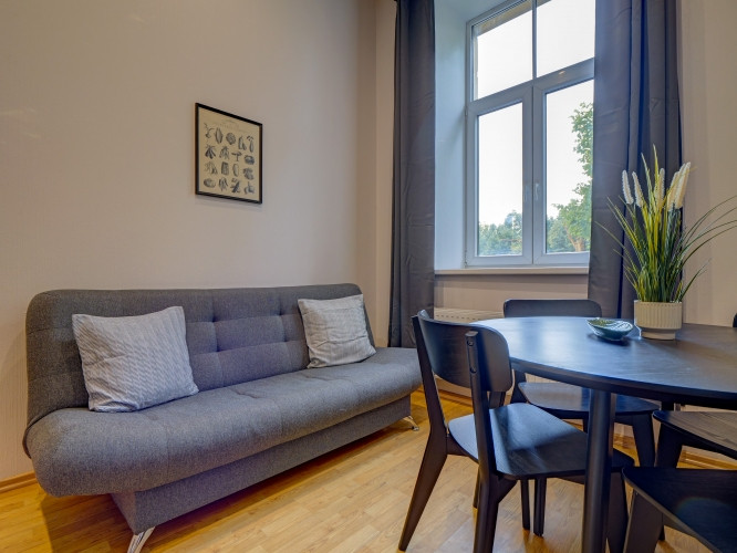 Izīrē īstermiņā 2-istabu dzīvokli Rīgas centrā, Raiņa bulvārī 31  Dzīvoklis atrodas vienā no Rīgas p Рига - изображение 3