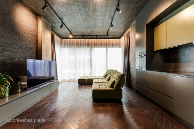 Захватывающая жизнь над крышами города  премиум-квартира в проекте Philosophers Residence. Рига - изображение 1