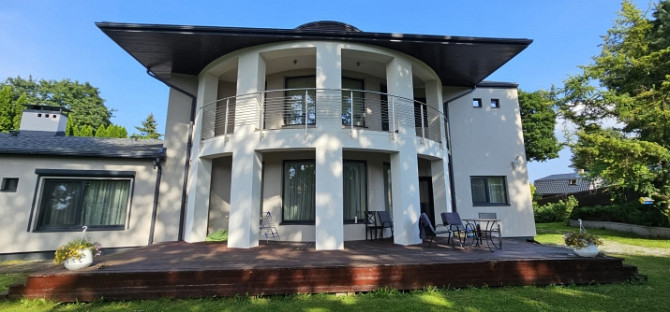Eleganta divstāvu privātmāja mierpilnā, zaļā apkārtnē.   Pārdošanā premium klases Jūrmala - foto 1