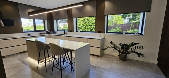 Eleganta divstāvu privātmāja mierpilnā, zaļā apkārtnē.   Pārdošanā premium klases Jūrmala - foto 2