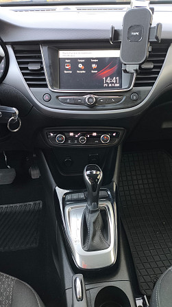 Opel Grossland 2022 года, автомат. Машина небольшого размера, но высокая, с большим багажником.... Саласпилс - изображение 6