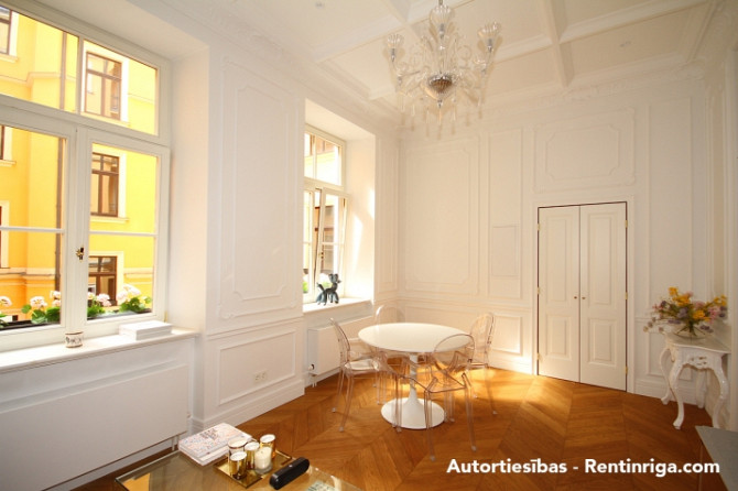 Tiek izīrēts dzīvoklis skaistākajā, aritokrātiskākajā klusā centra mājā Elizabetes ielā Rīga - foto 5