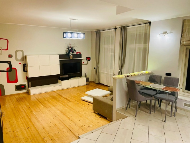 Izīrē 2 istabu dzīvokli Teikā!  Ēka tikai ar 10 dzīvokļiem klusā un drošā iekšpagalmā. Siltajā laikā Рига - изображение 4