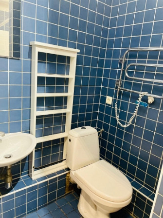 Izīrē 2 istabu dzīvokli Teikā!  Ēka tikai ar 10 dzīvokļiem klusā un drošā iekšpagalmā. Siltajā laikā Рига - изображение 9