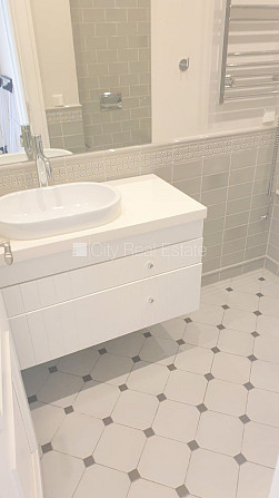 Renovēta māja, fasāde ar dekoratīvo apmetumu, slēgts pagalms, balkons 2 m2, logi vērsti uz Rīga - foto 17